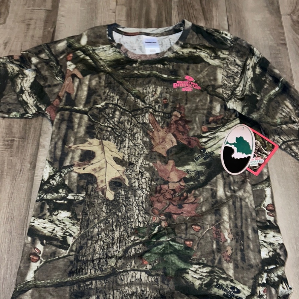 Mossy Oak brand, size medium long sleeve shirt